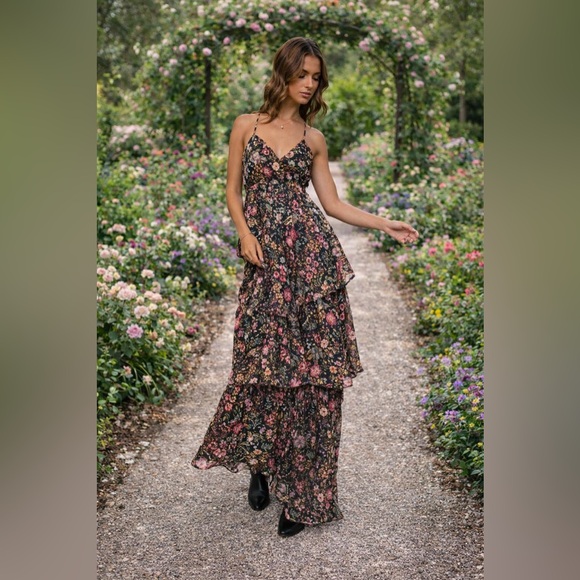 Forever 21 Black Floral Metallic Tiered Maxi Dress Lace Up Size Medium - Picture 2 of 10